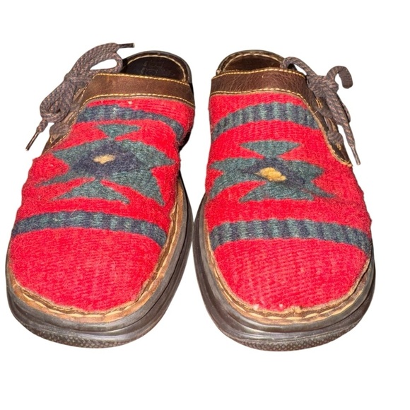 Born Shoes - Børn Women Size 9M Red Wool Southwestern Aztec Clogs Leather Trim Comfort Shoes